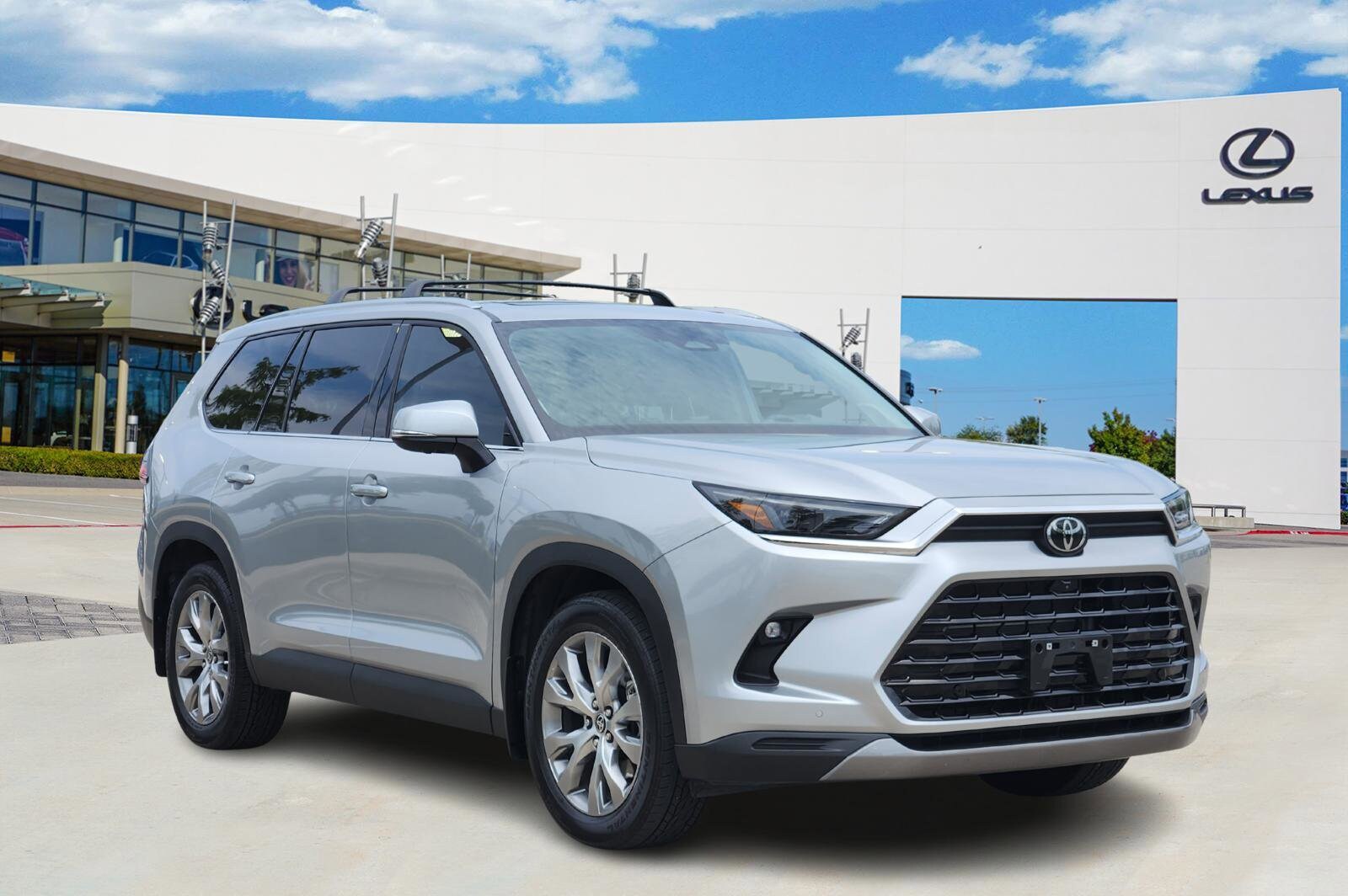 2024 Toyota Highlander Hybrid Limited photo 2