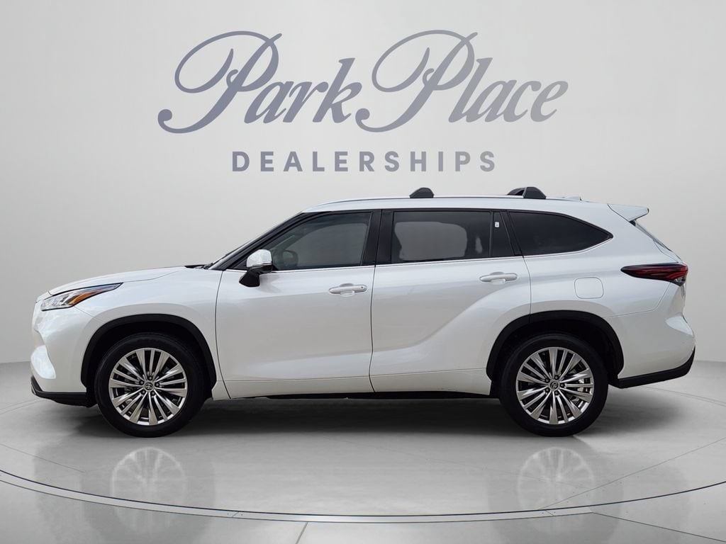 Used 2024 Toyota Highlander Platinum SUV