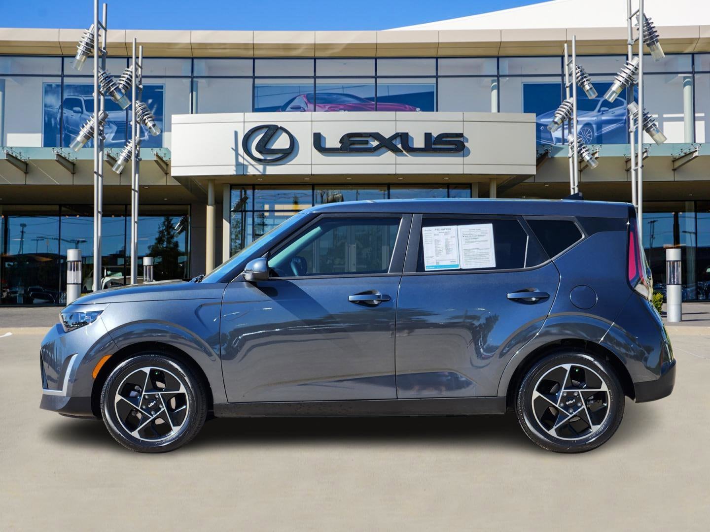 2023 Kia Soul EX photo 3