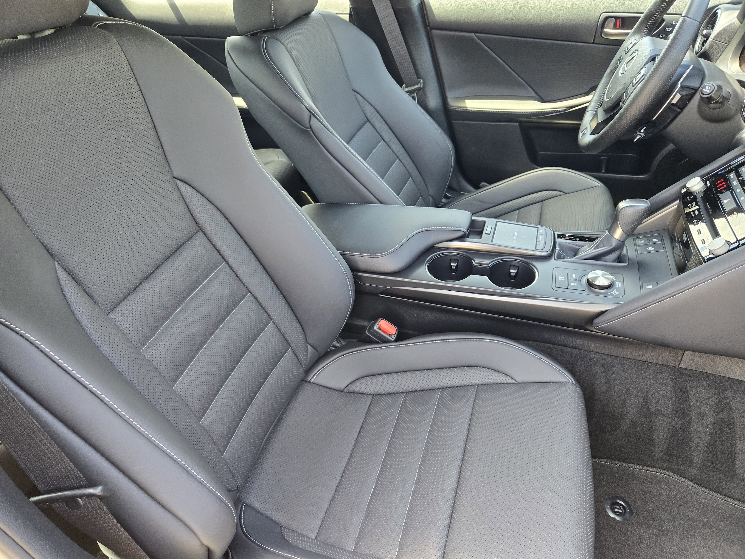2025 Lexus IS 500 F SPORT PERFORMANCE - Photo 22