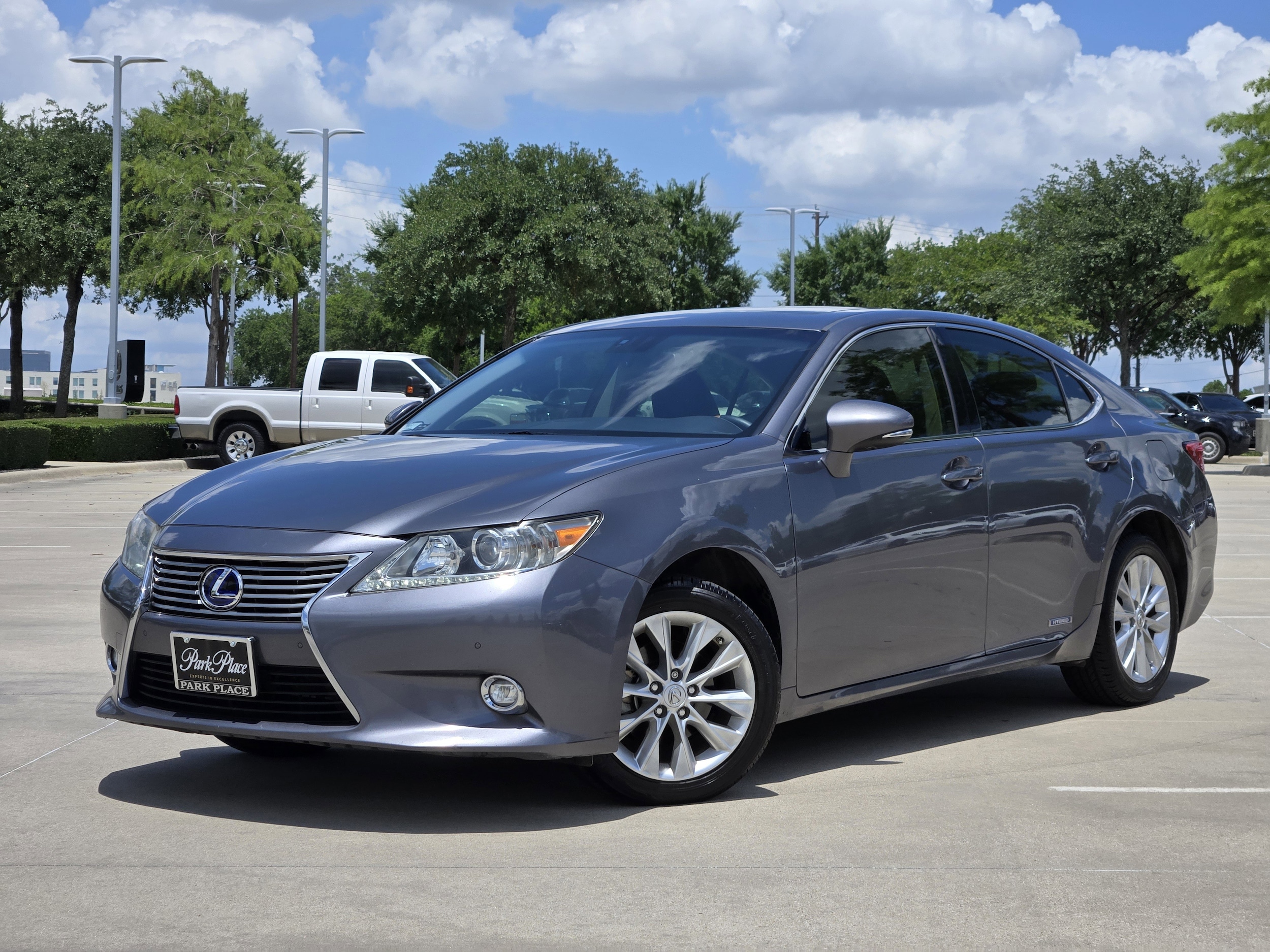 2015 Lexus ES 350 300h's photo