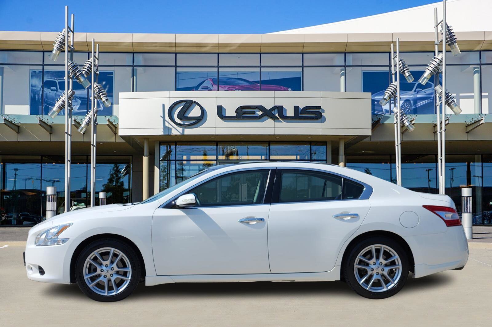 2011 Nissan Maxima SV Premium photo 2