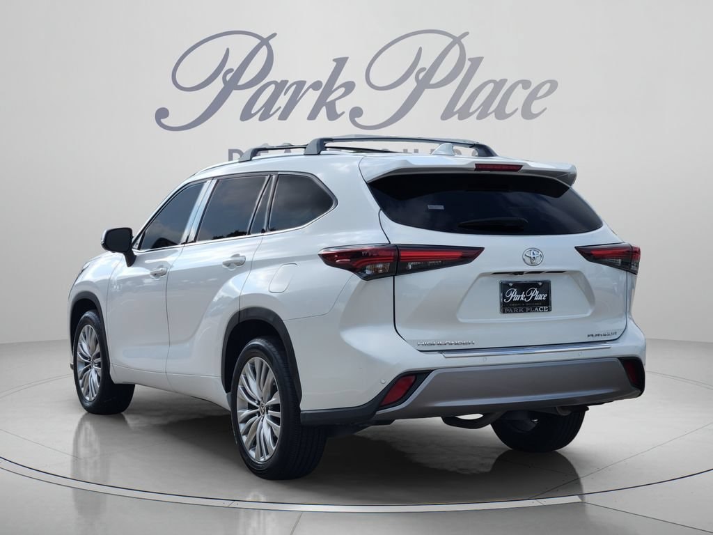 Used 2024 Toyota Highlander Platinum SUV