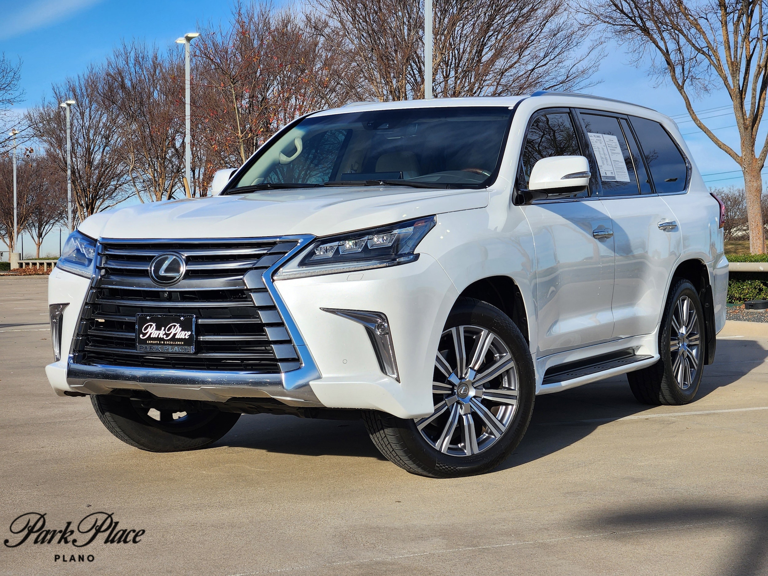 2016 Lexus LX Base's photo