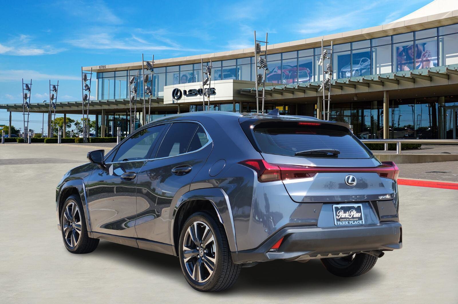 2024 Lexus UX 250h Premium photo 2