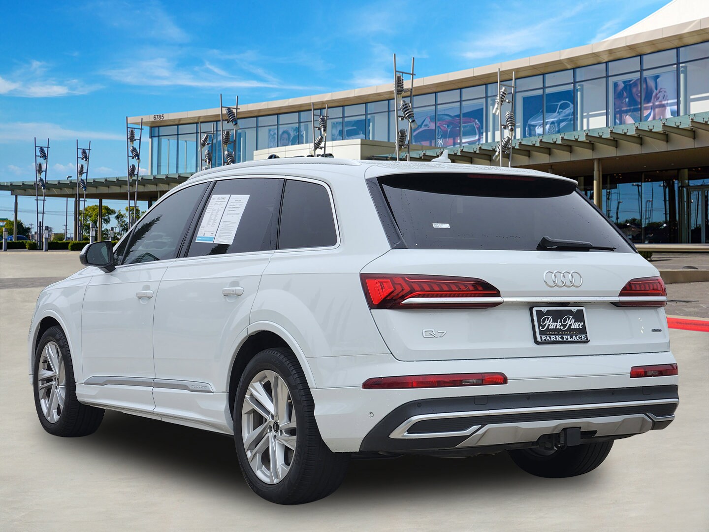 2021 Audi Q7 55 Prestige photo 4