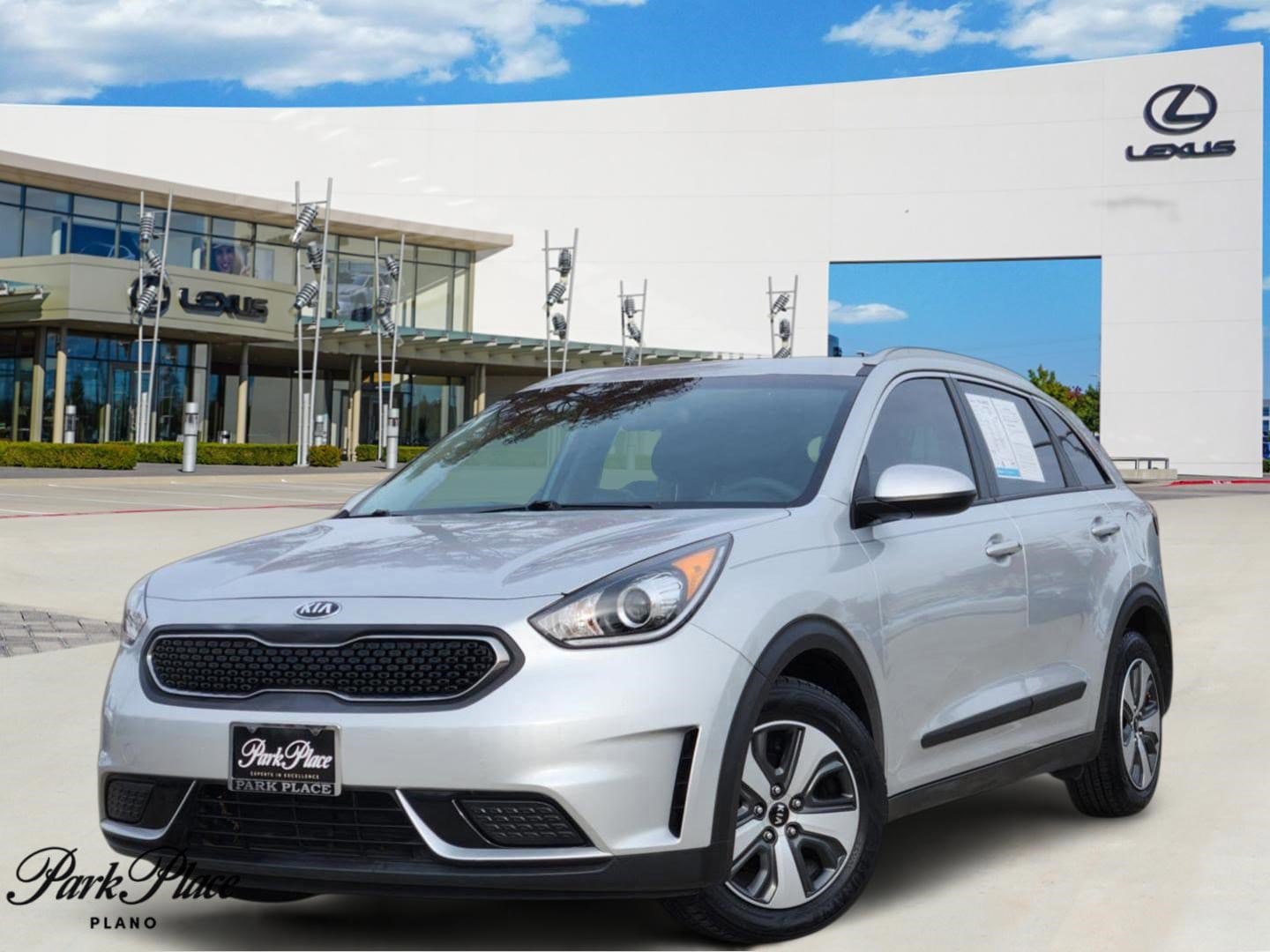 2017 Kia Niro LX's photo