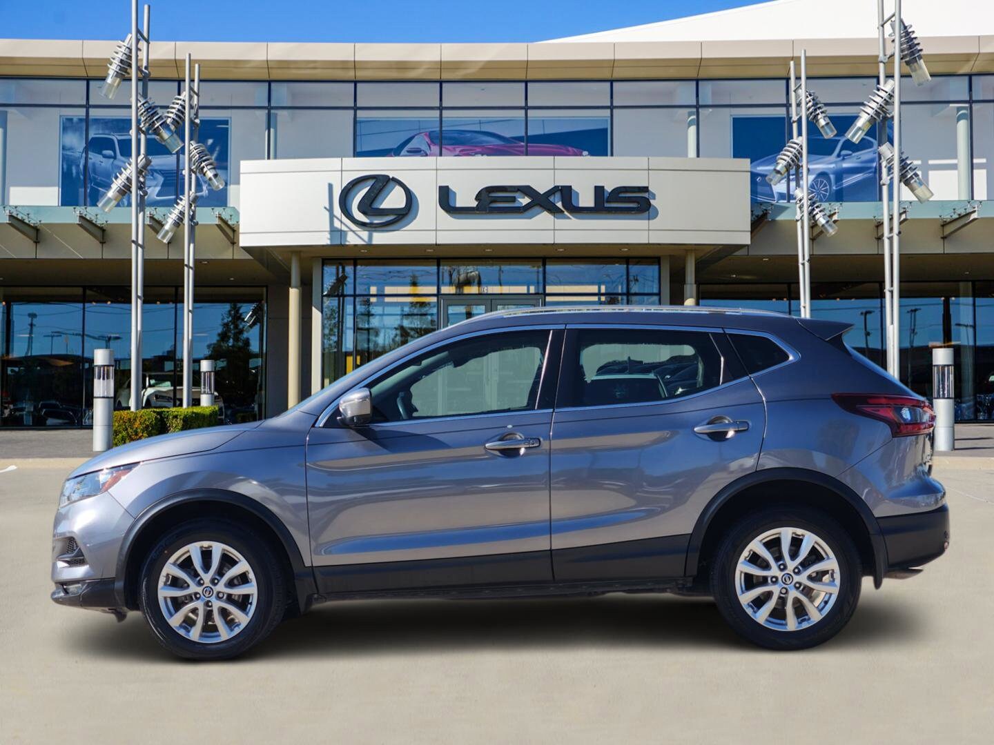 2021 Nissan Rogue Sport SV photo 2