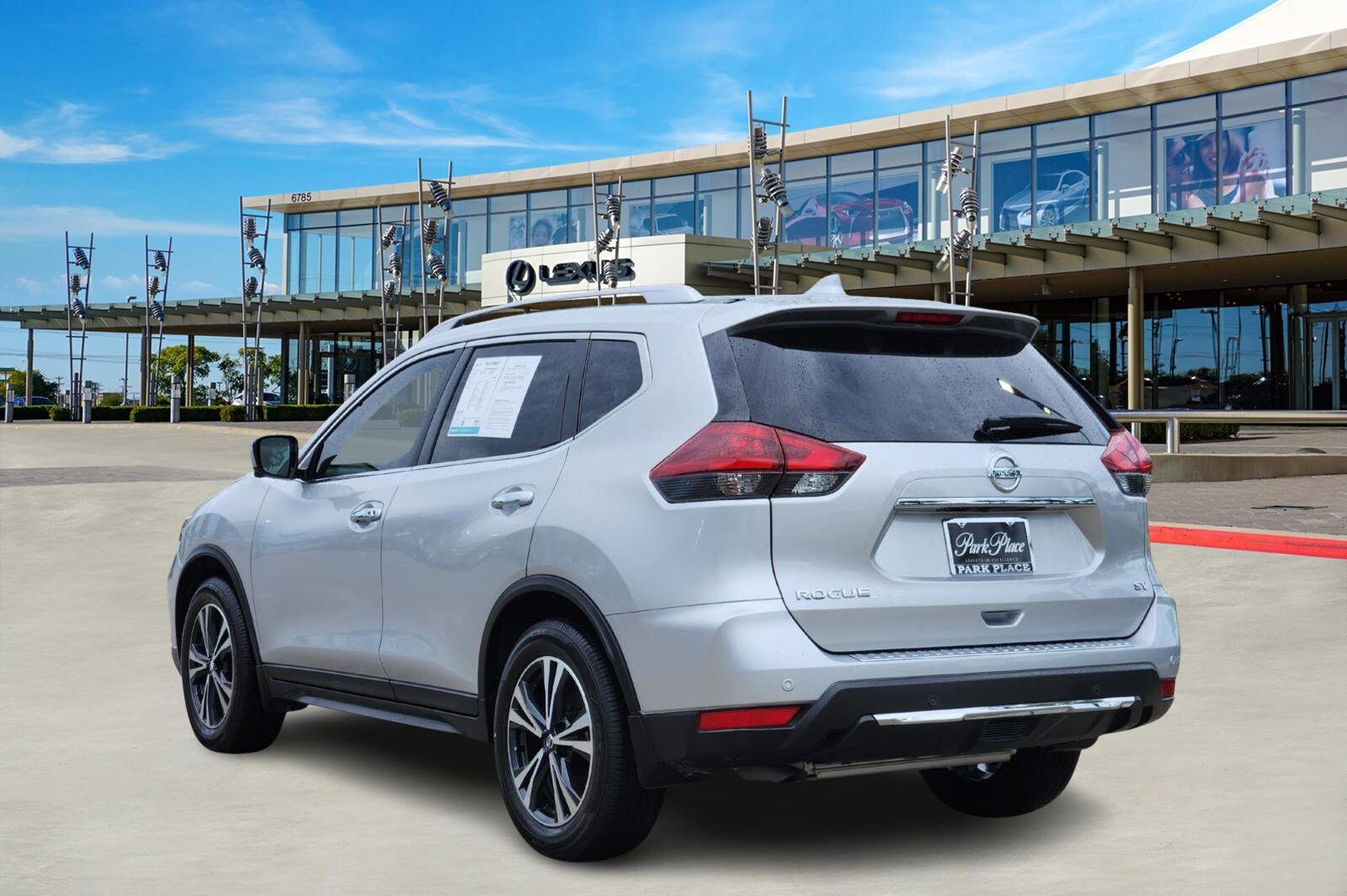 2020 Nissan Rogue SV photo 2