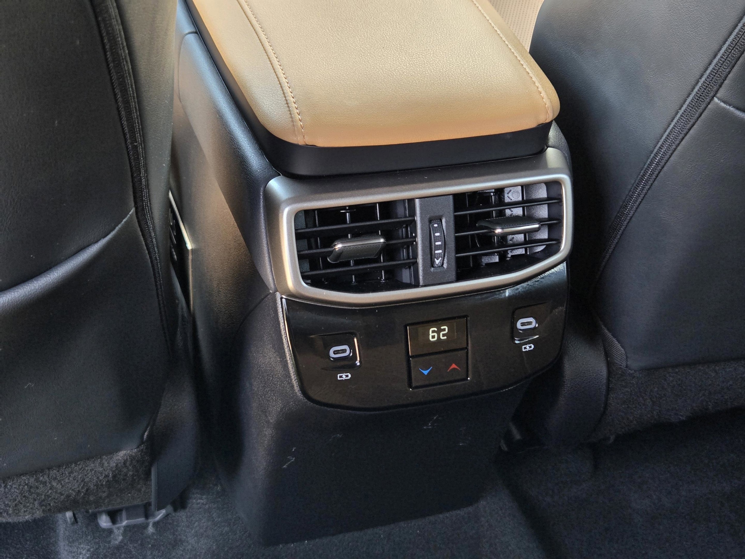 2025 Lexus RX 350 - Photo 28