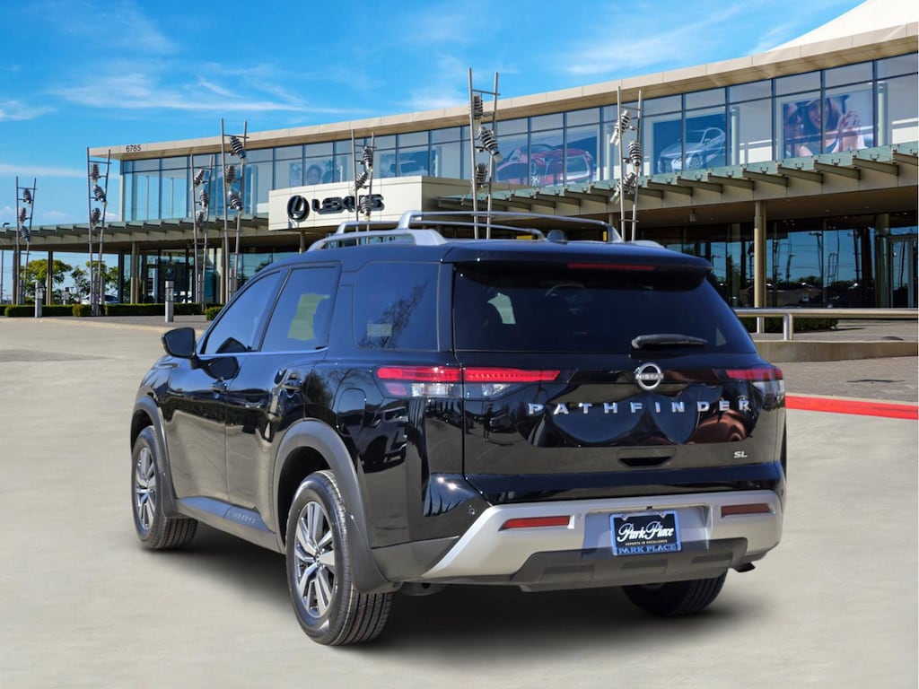 Used 2024 Nissan Pathfinder SL SUV