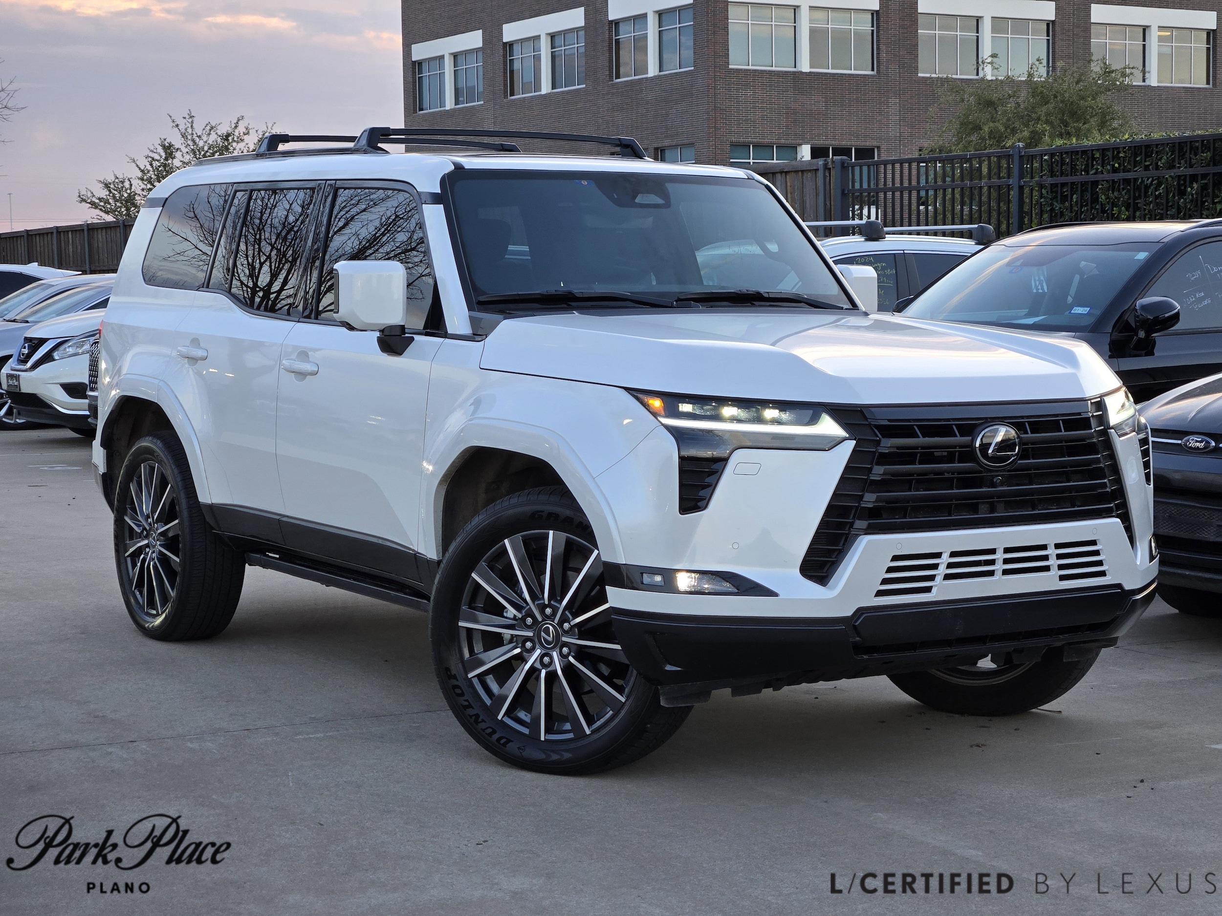 2025 Lexus GX Luxury's photo