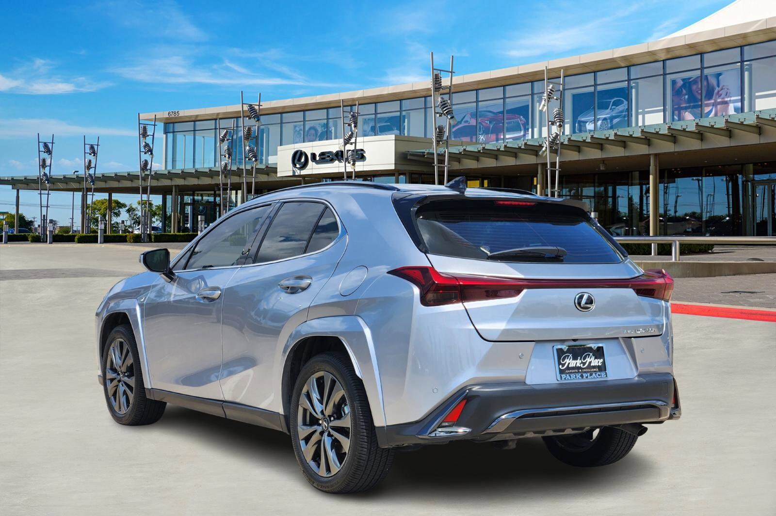 2024 Lexus UX 250h F SPORT Handling photo 4
