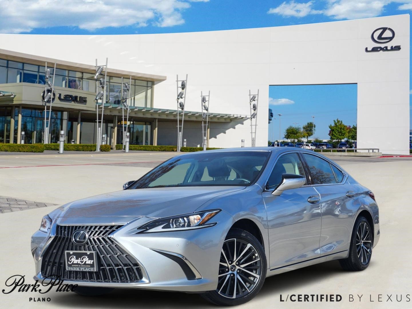 2025 Lexus ES Hybrid 300h's photo