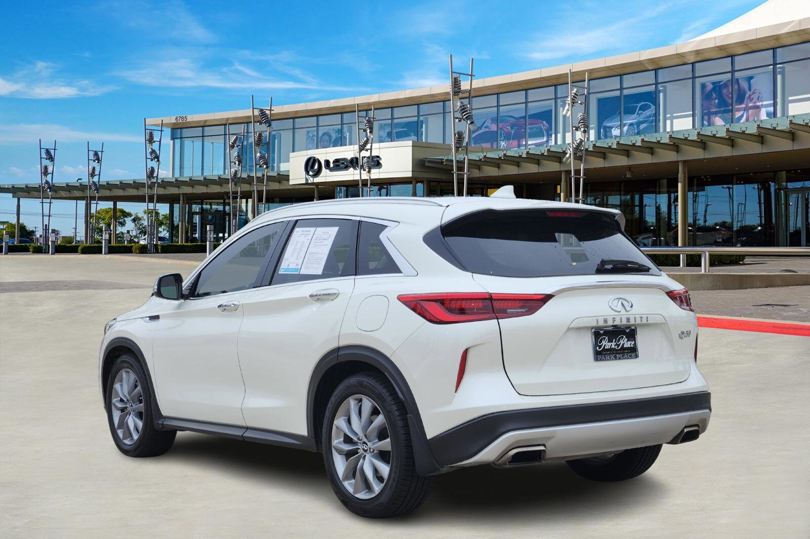 2019 Infiniti QX50 Luxe photo 3