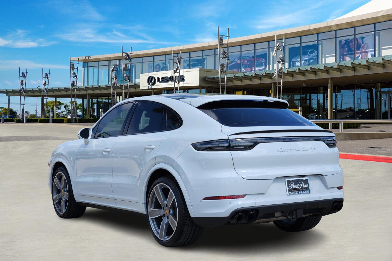 2023 Porsche Cayenne Coupe Turbo photo 4
