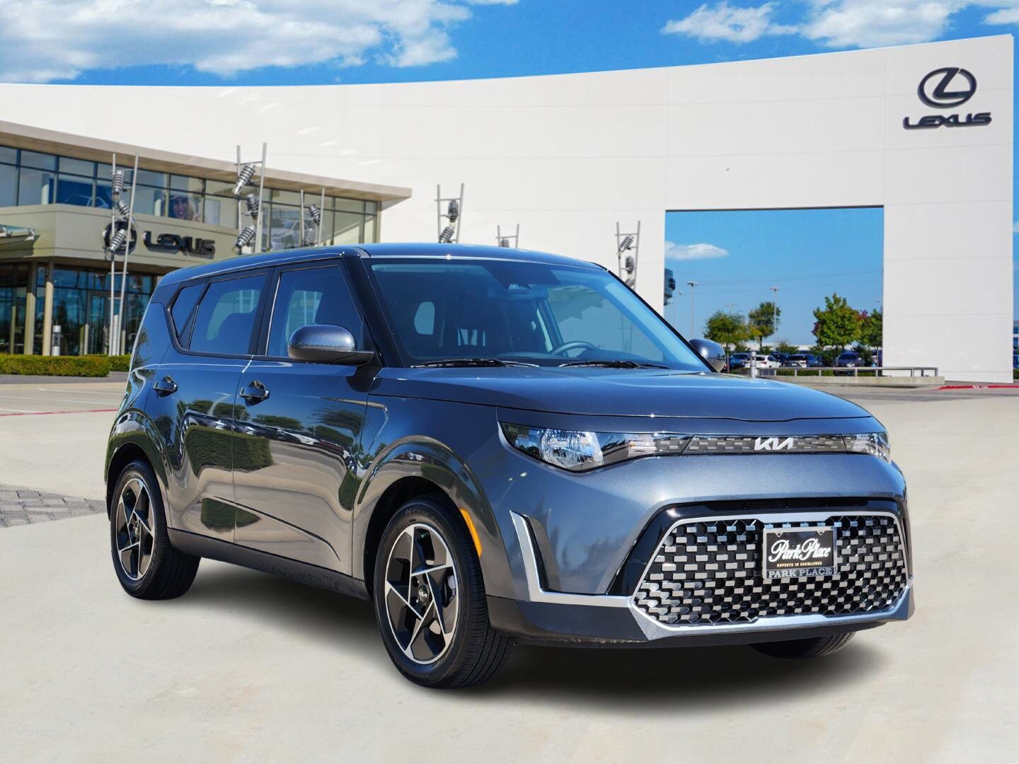 2023 Kia Soul EX photo 2