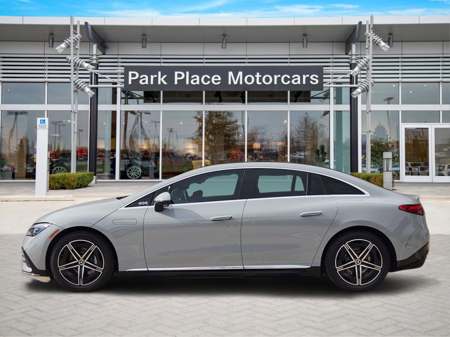 2023 Mercedes Benz EQE Sedan 350 photo 3