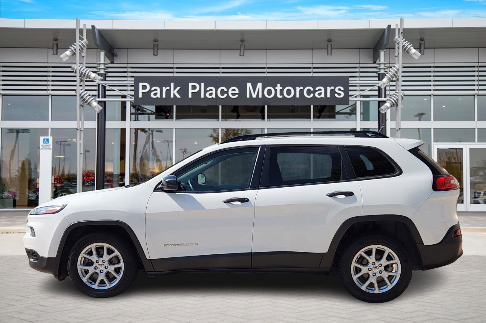 2017 Jeep Cherokee Sport photo 3