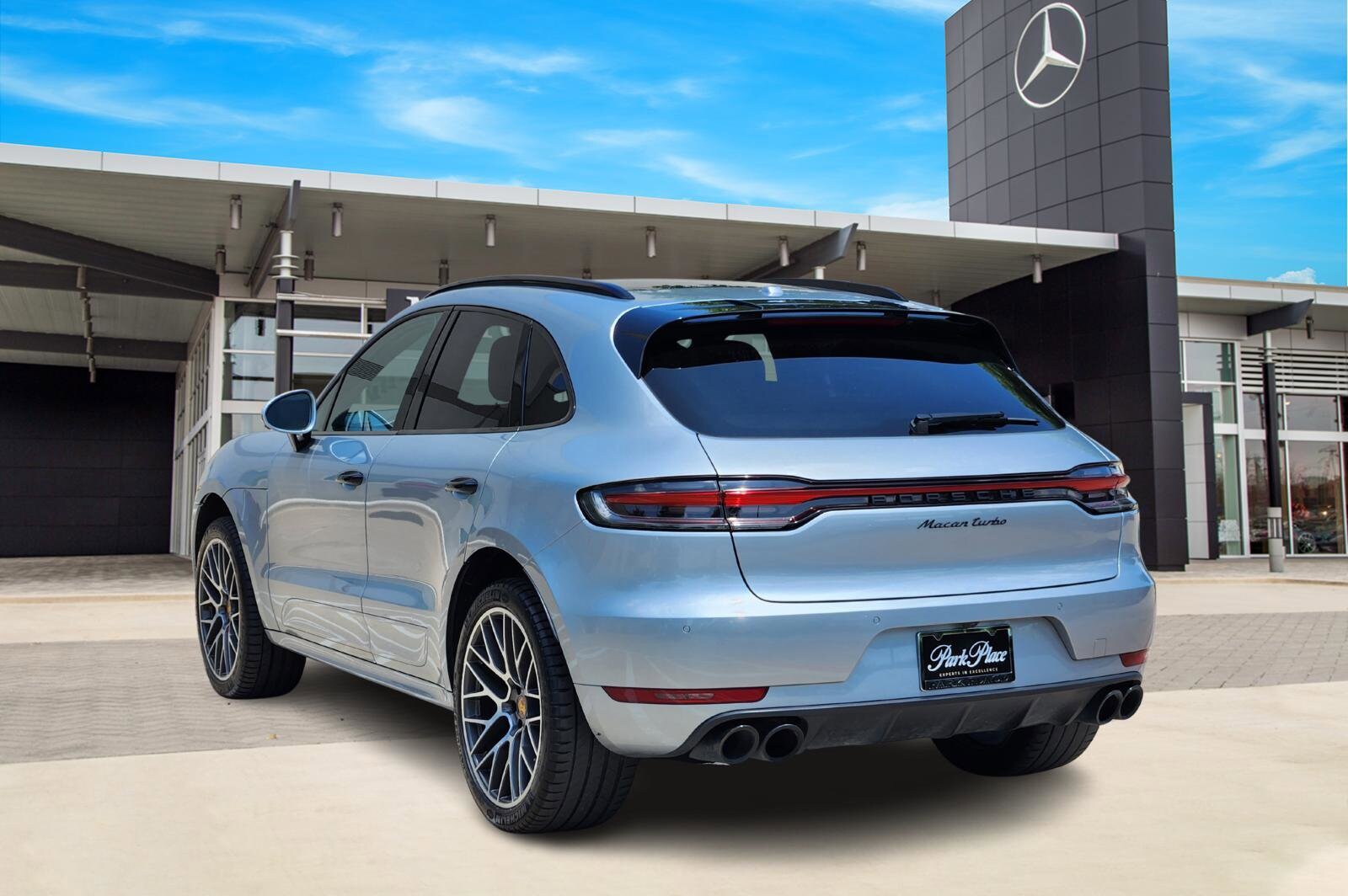 2021 Porsche Macan Turbo photo 4