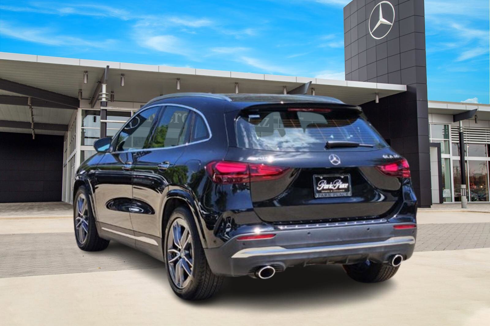 2024 Mercedes Benz GLA 35 AMG photo 2