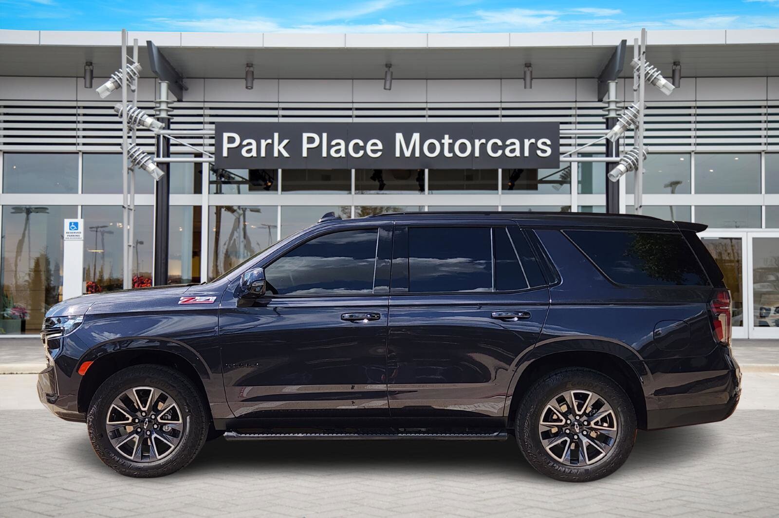 2023 Chevrolet Tahoe Z71 photo 3