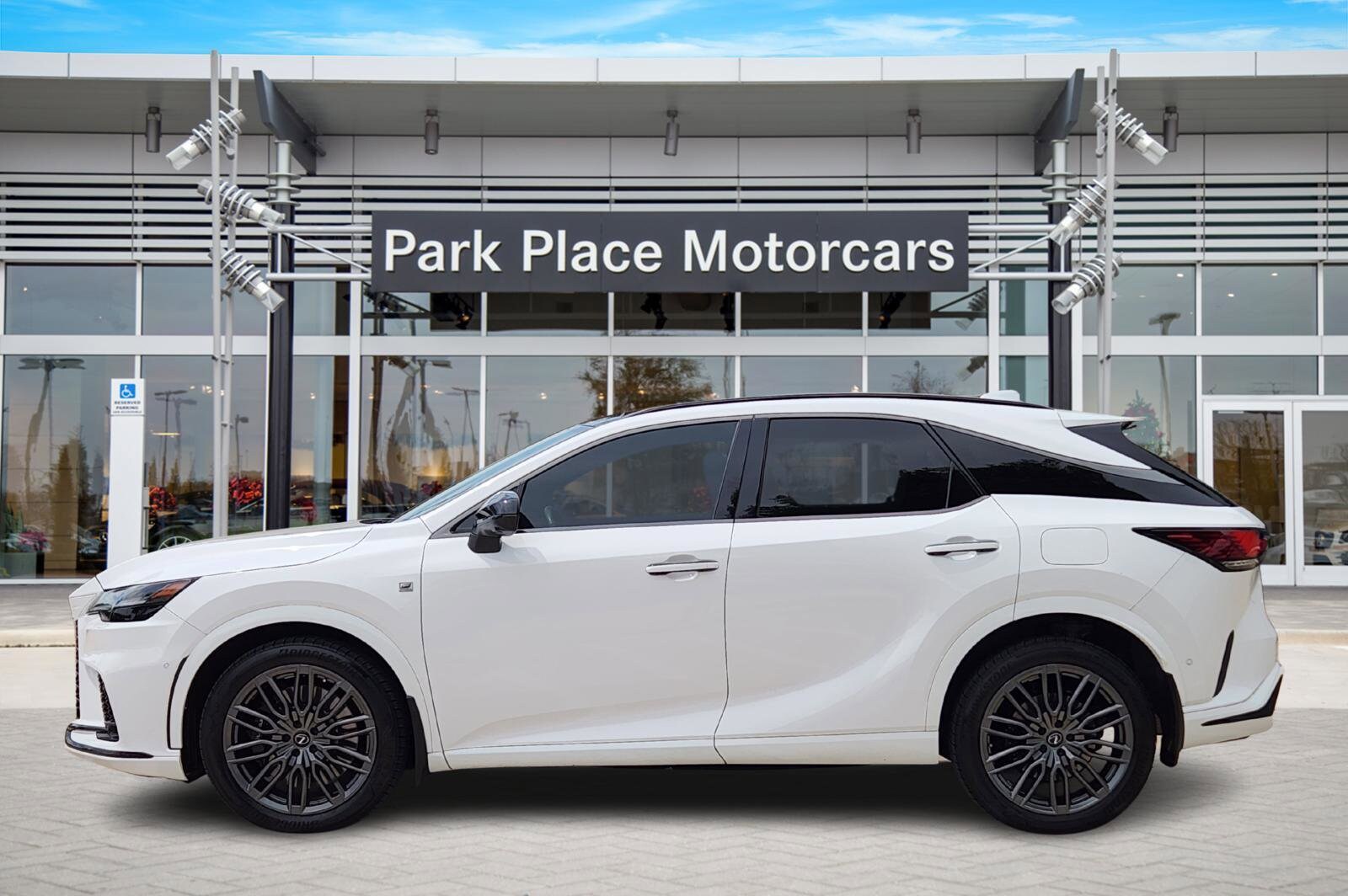 2023 Lexus RX 500h F SPORT Performance photo 3
