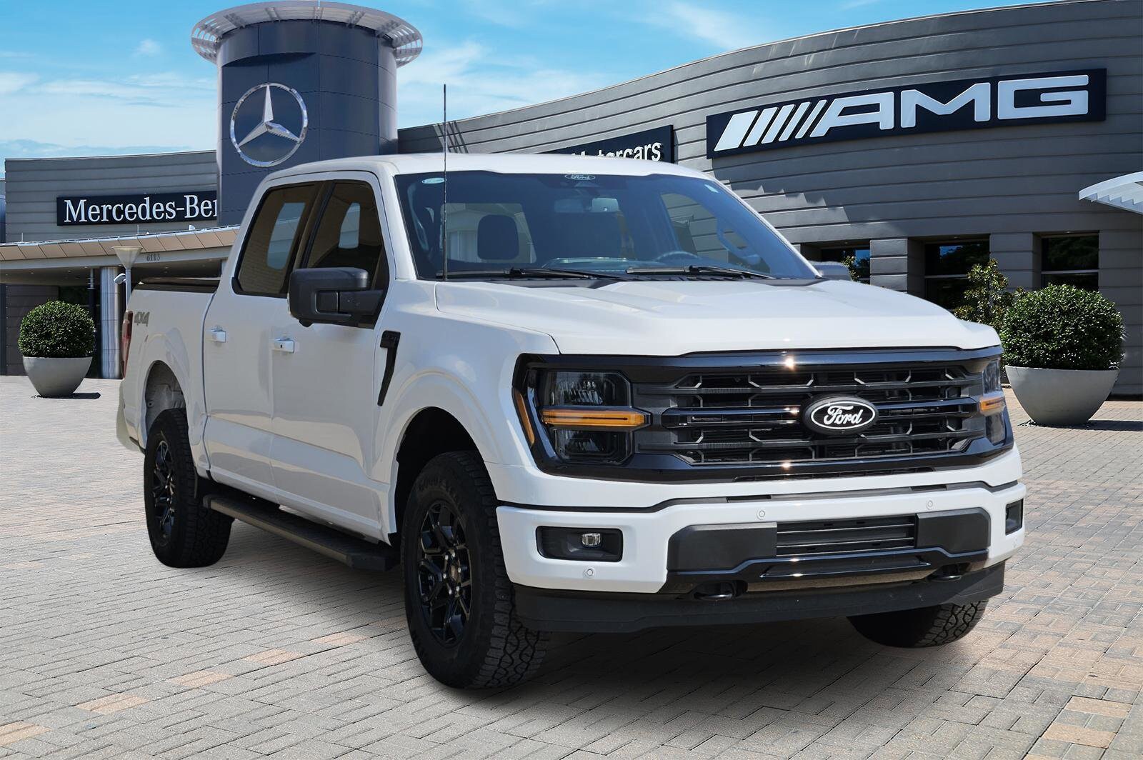 2024 Ford F-150 XLT photo 2