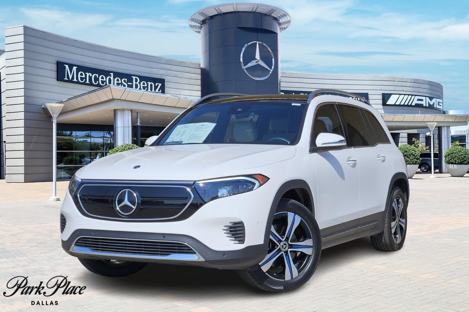 2023 Mercedes-Benz EQB Base's photo