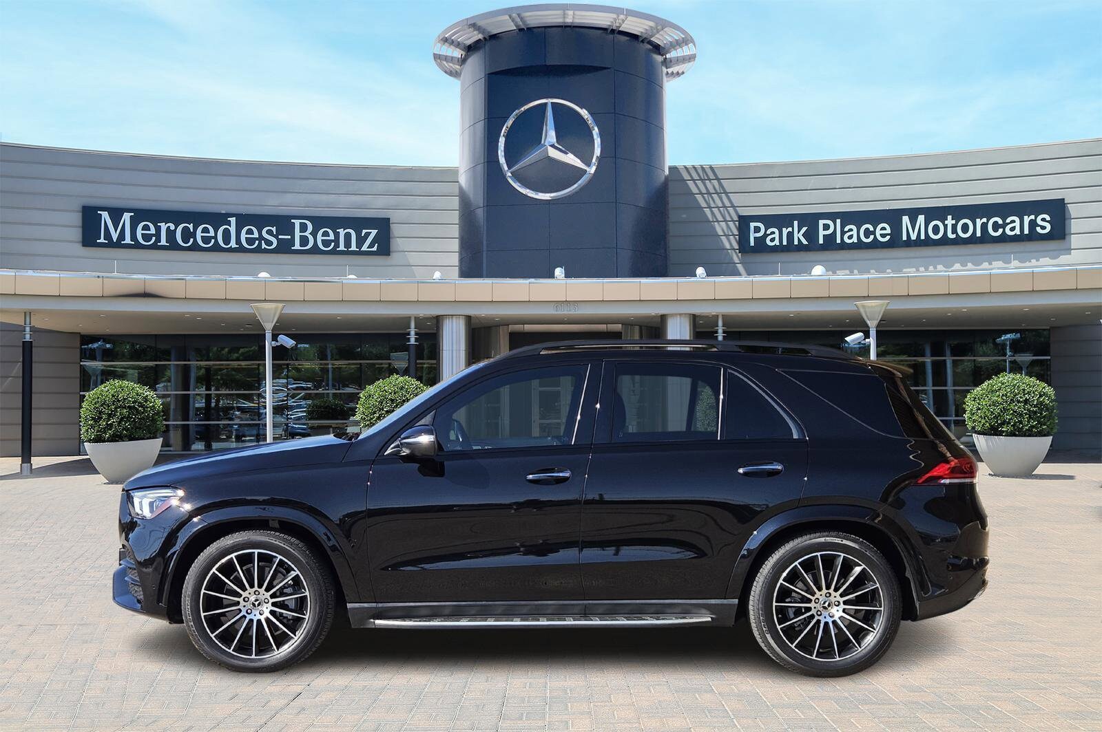 2023 Mercedes Benz GLE 450 4MATIC photo 3