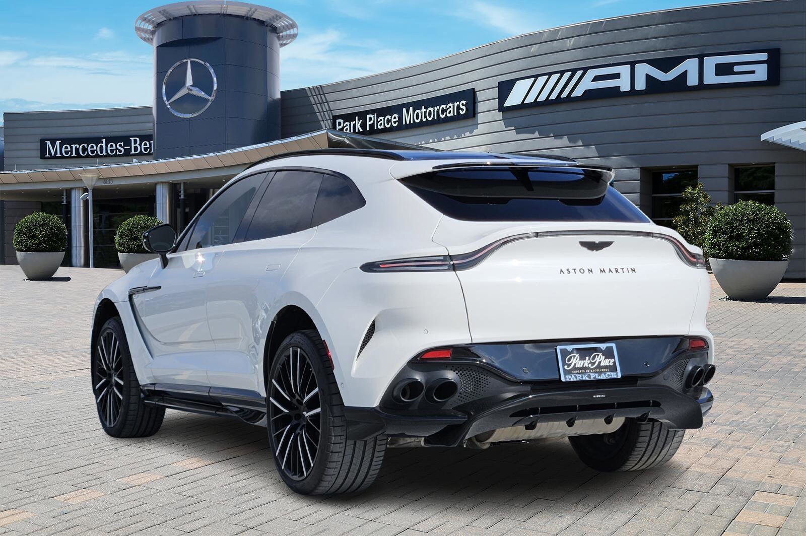 2023 Aston Martin DBX DBX707 photo 3