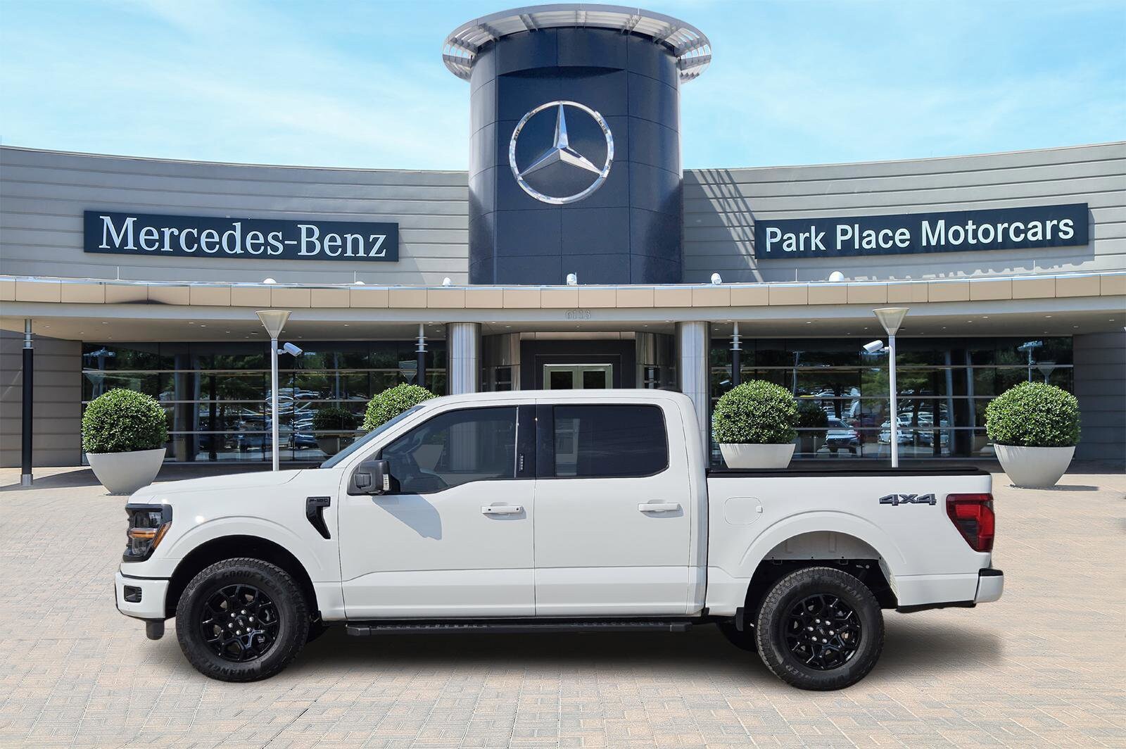 2024 Ford F-150 XLT photo 3