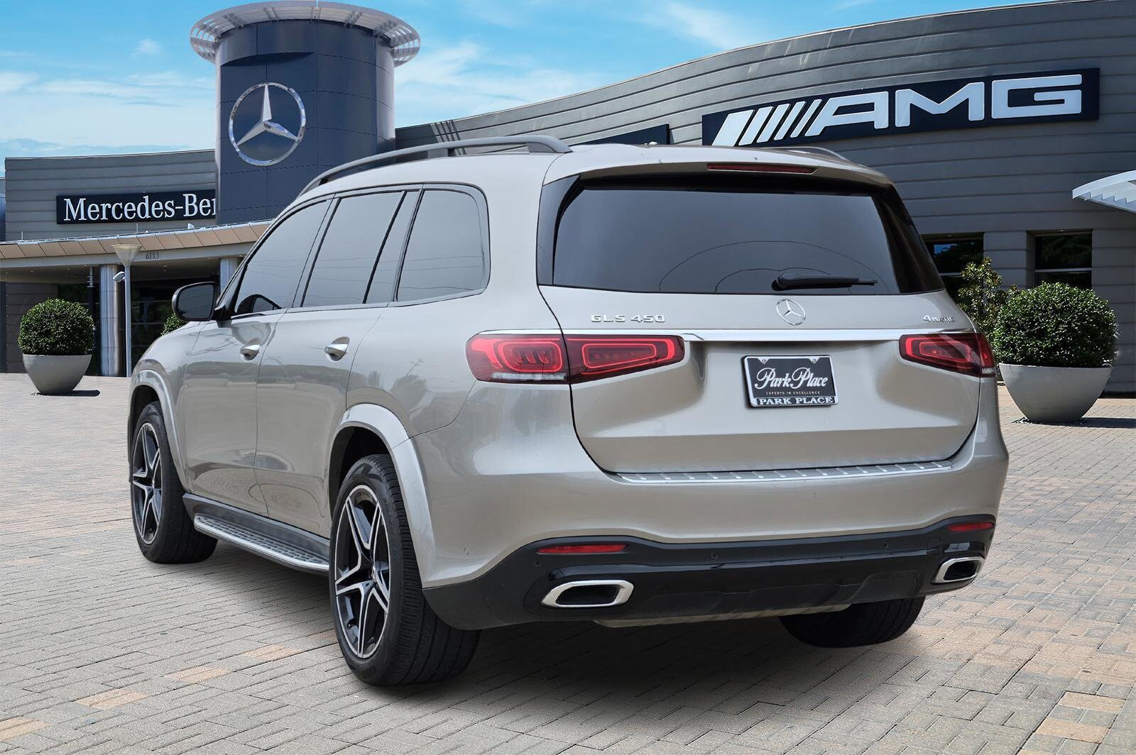 2023 Mercedes Benz GLS 450 4MATIC photo 2