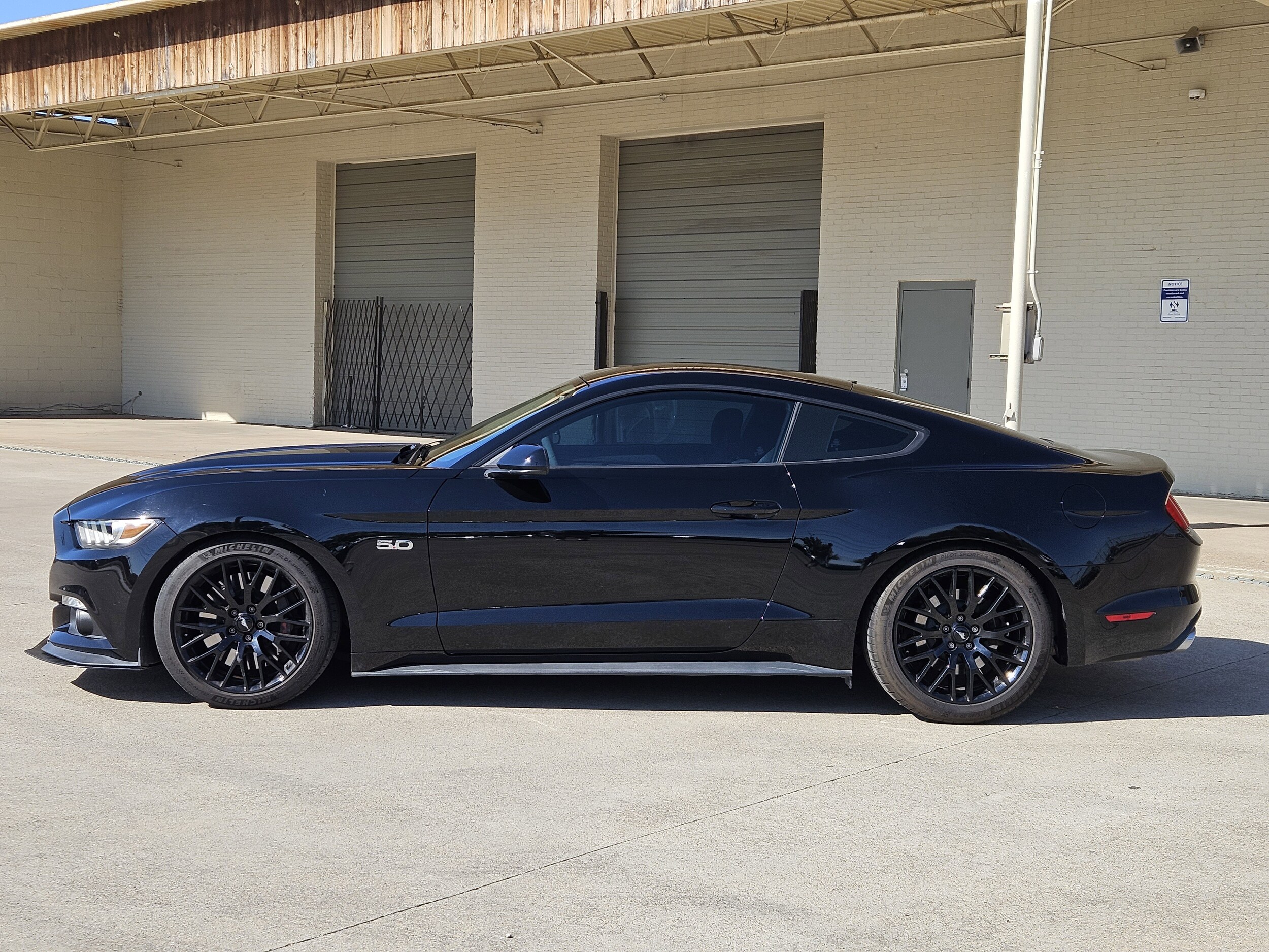 2016 Ford Mustang GT photo 3