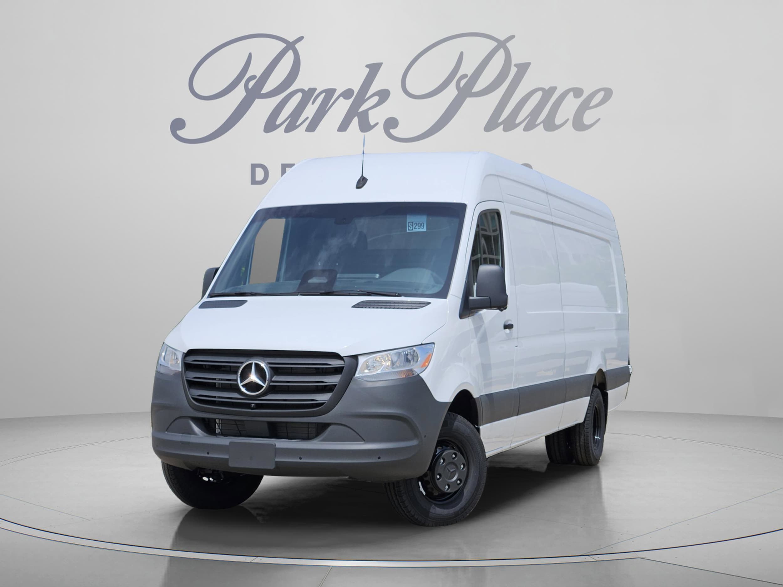 2026 Mercedes-Benz Sprinter 3500 170 Ext WB HO High Roof's photo