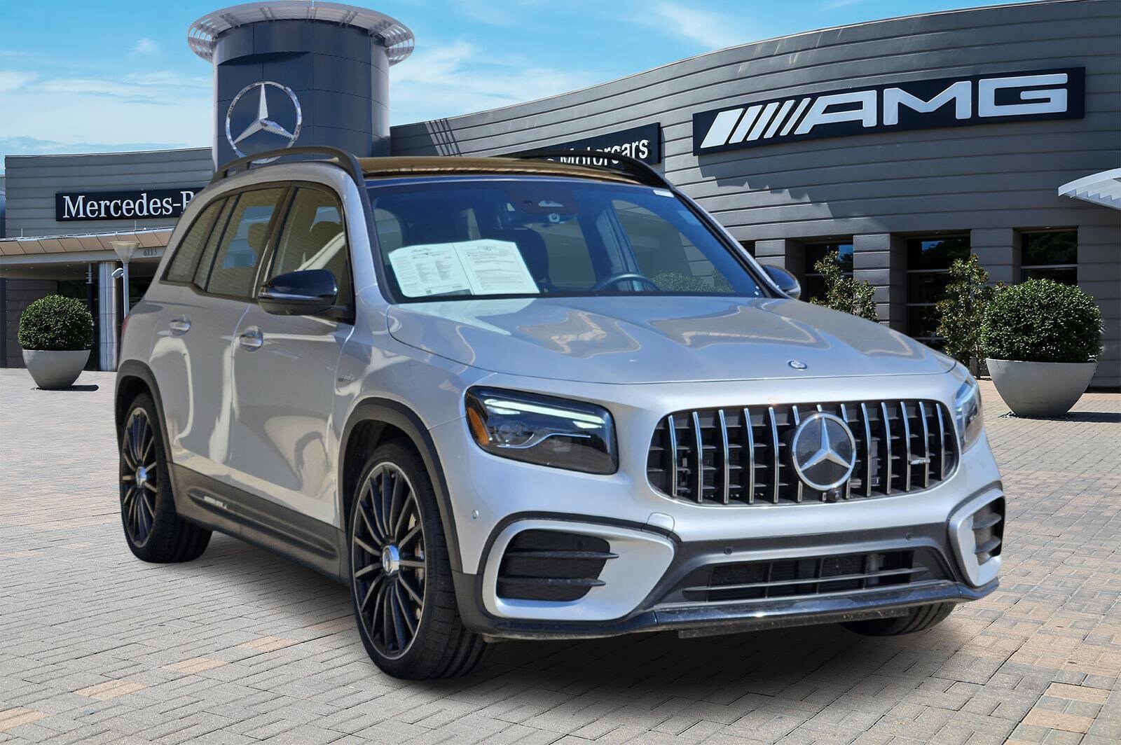 2024 Mercedes Benz GLB 35 AMG photo 2
