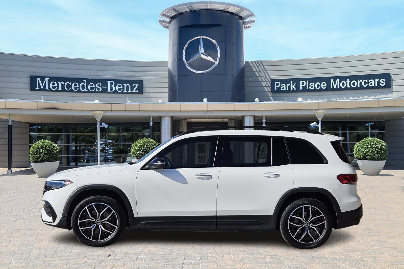 2023 Mercedes Benz EQB 350 4MATIC photo 3