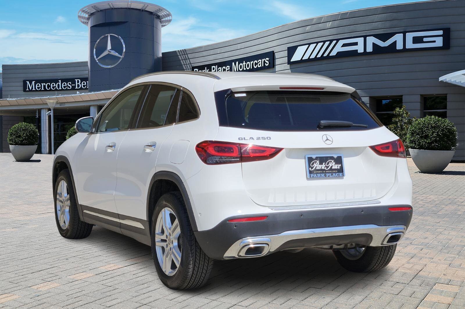 2022 Mercedes Benz GLA 250 photo 2