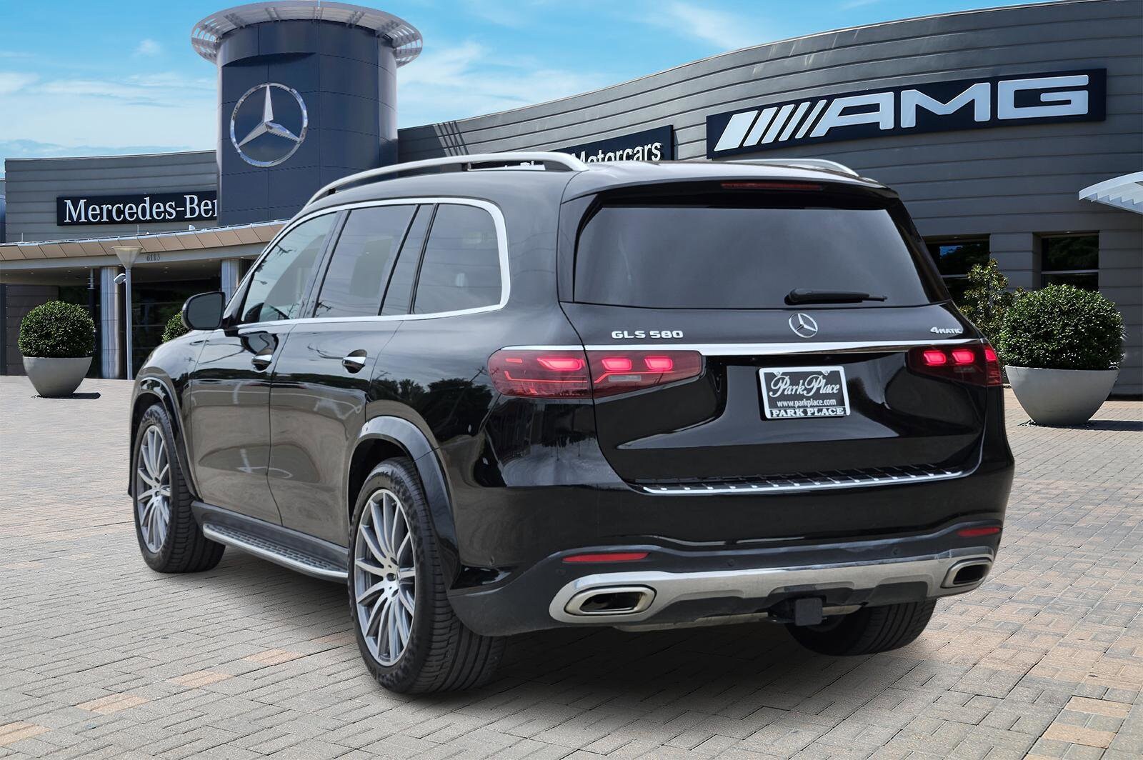 2024 Mercedes Benz GLS 580 photo 4