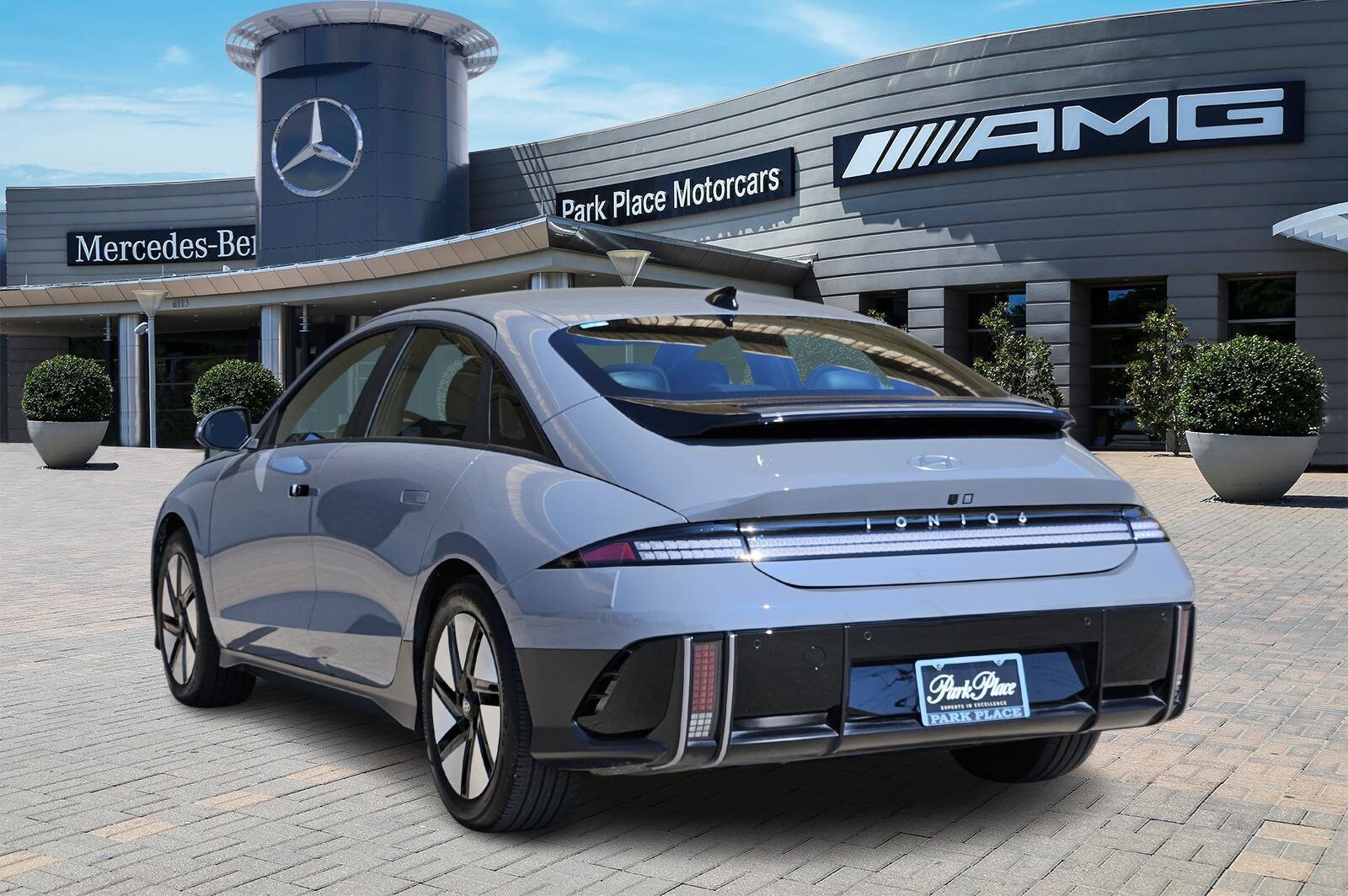 2024 Hyundai Ioniq 6 SE photo 2