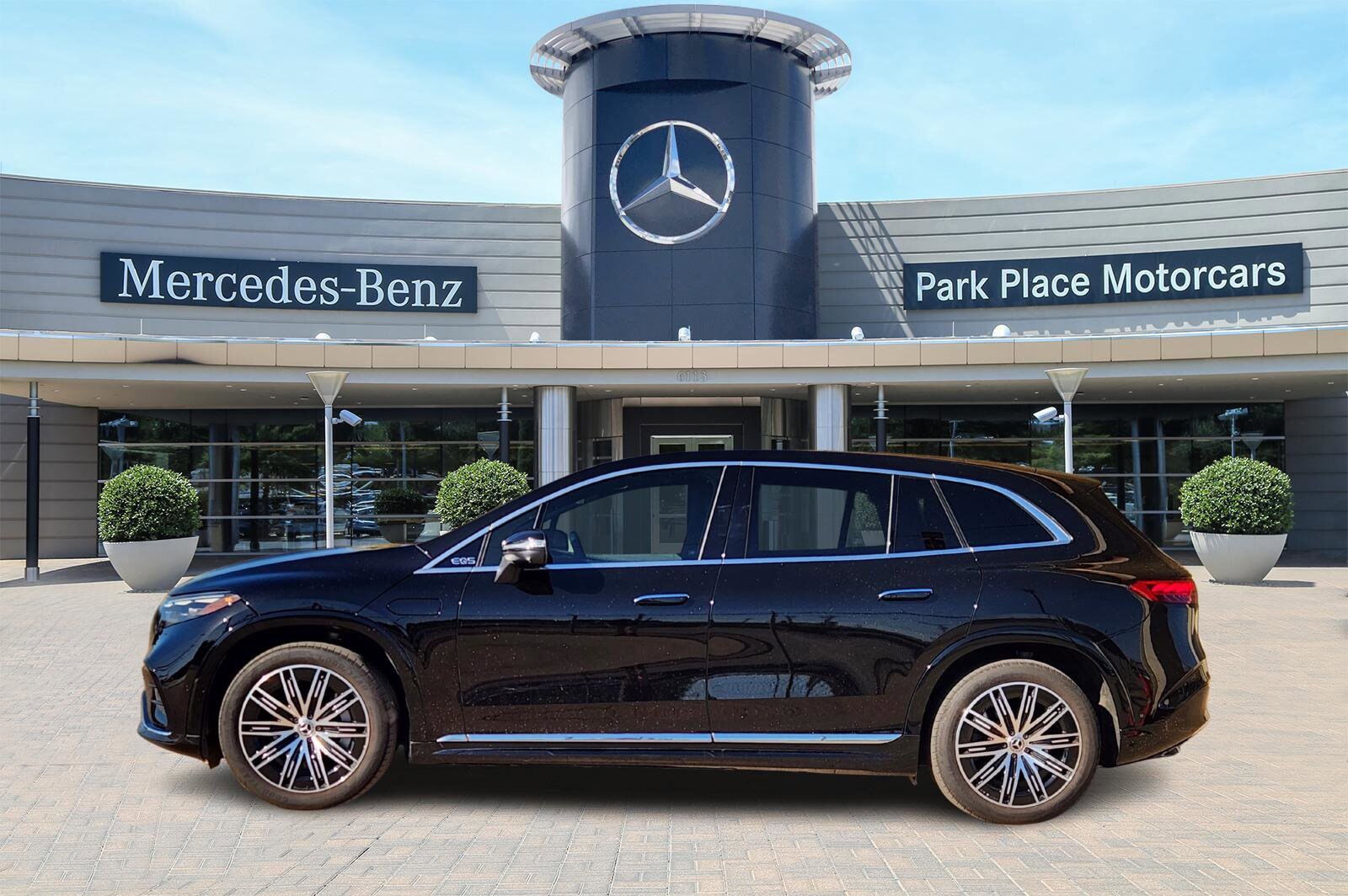 2023 Mercedes Benz EQS SUV 450 4MATIC photo 3