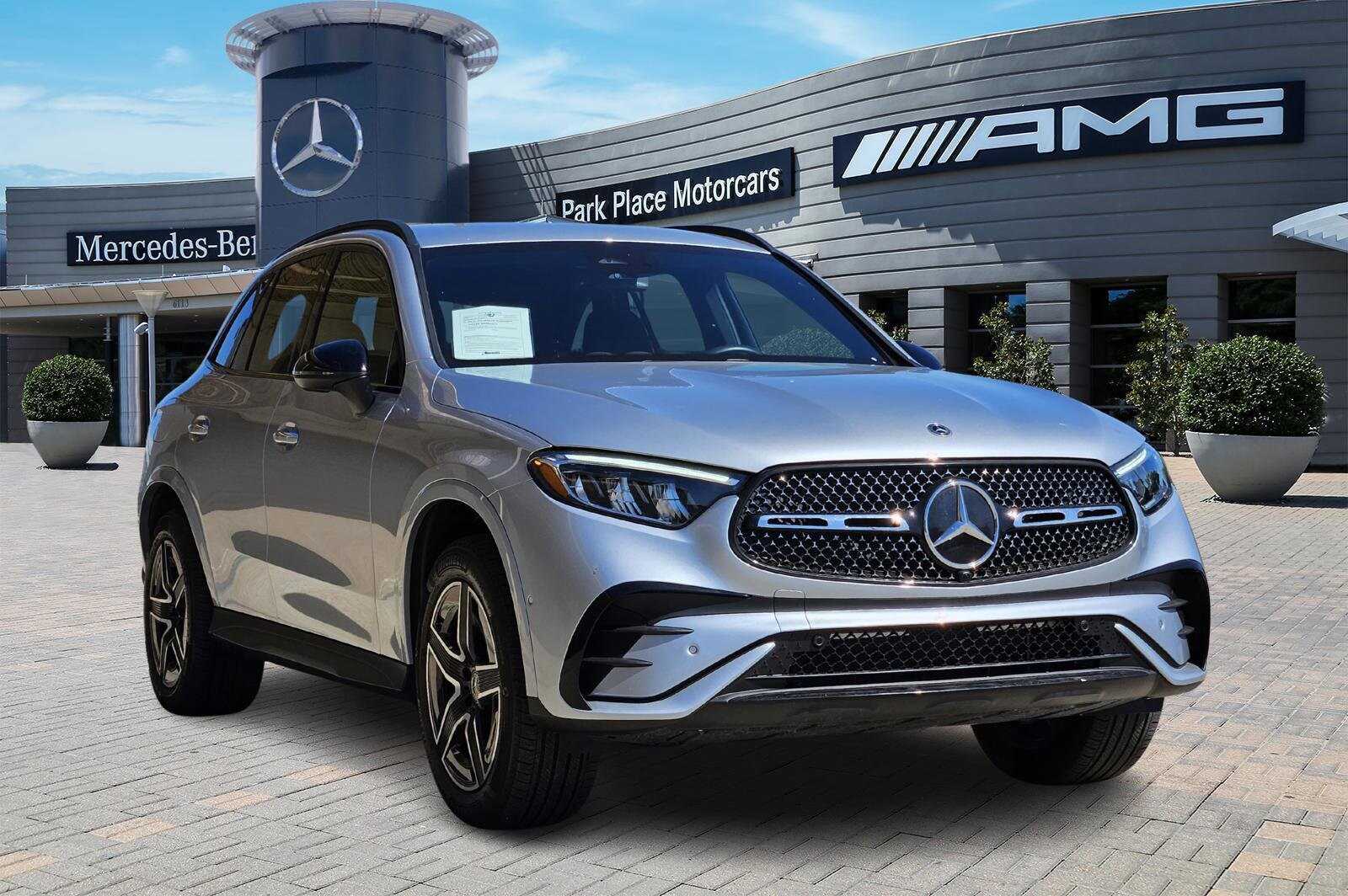 2025 Mercedes Benz GLC 300 4MATIC photo 2