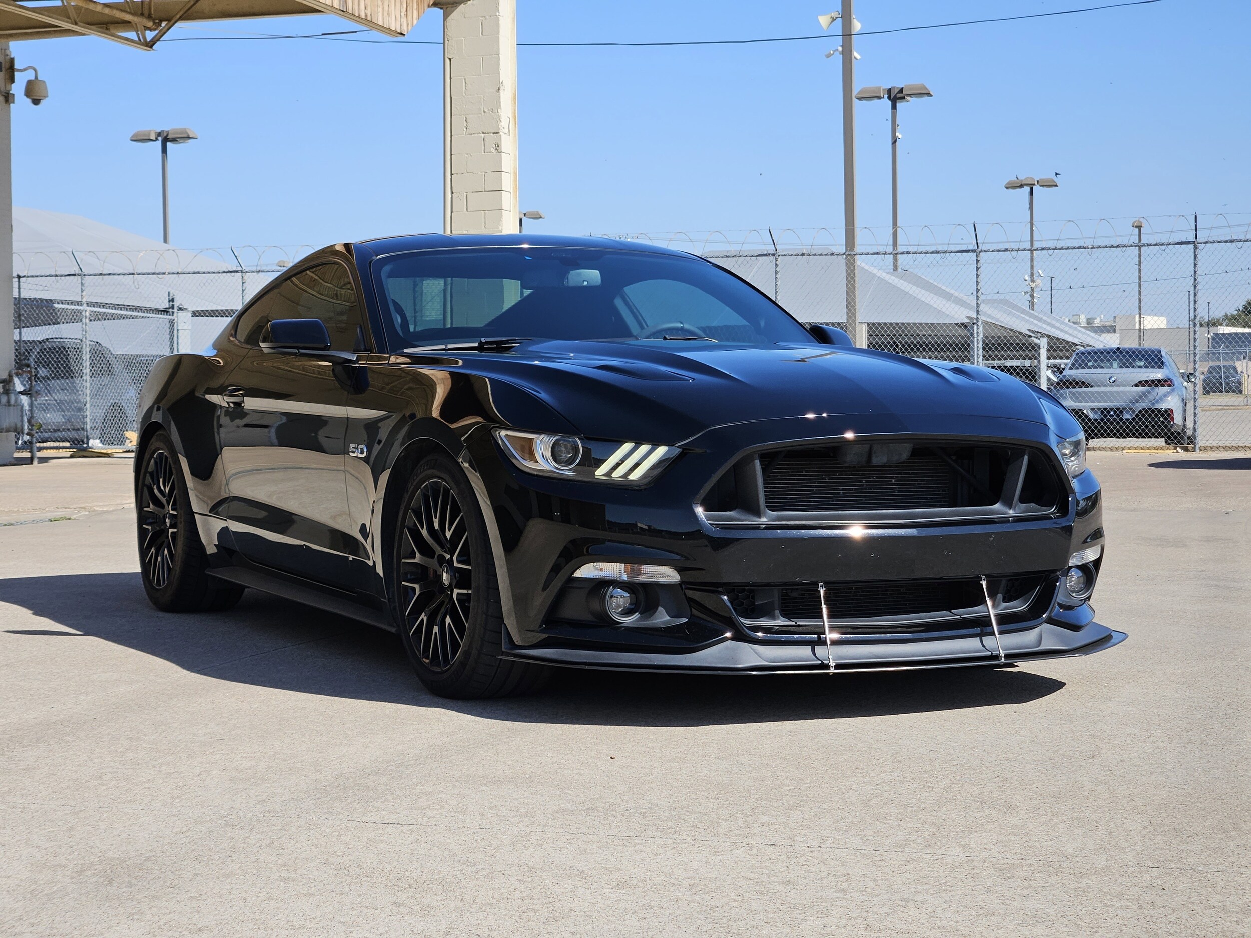 2016 Ford Mustang GT photo 2