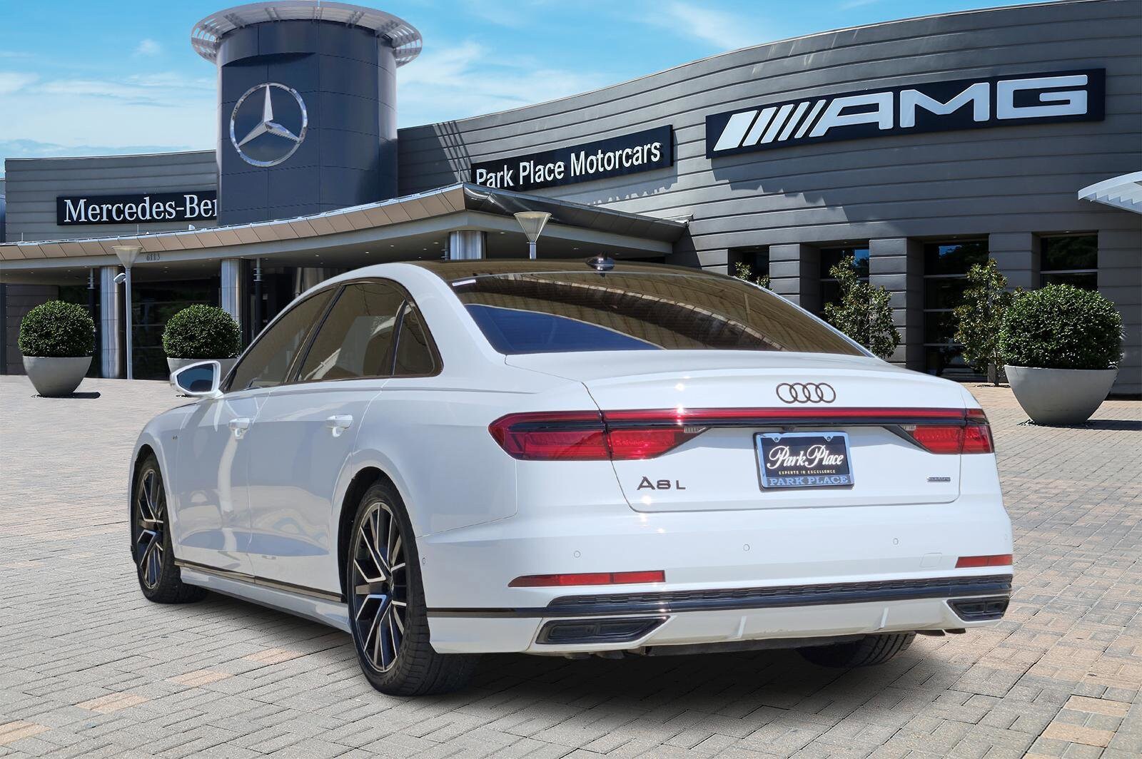 2021 Audi A8 L 60 photo 3