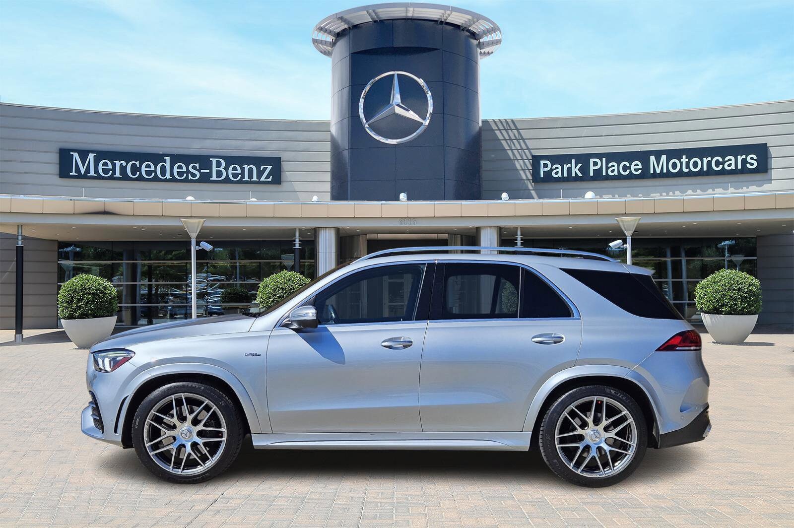 2022 Mercedes Benz GLE 53 AMG photo 2