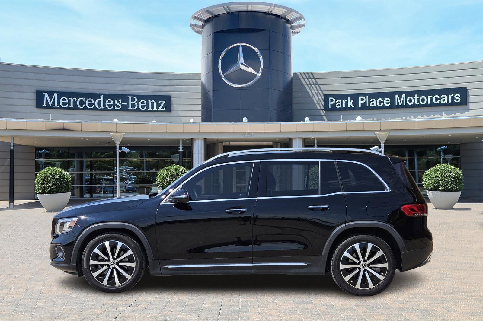 2020 Mercedes Benz GLB 250 photo 3