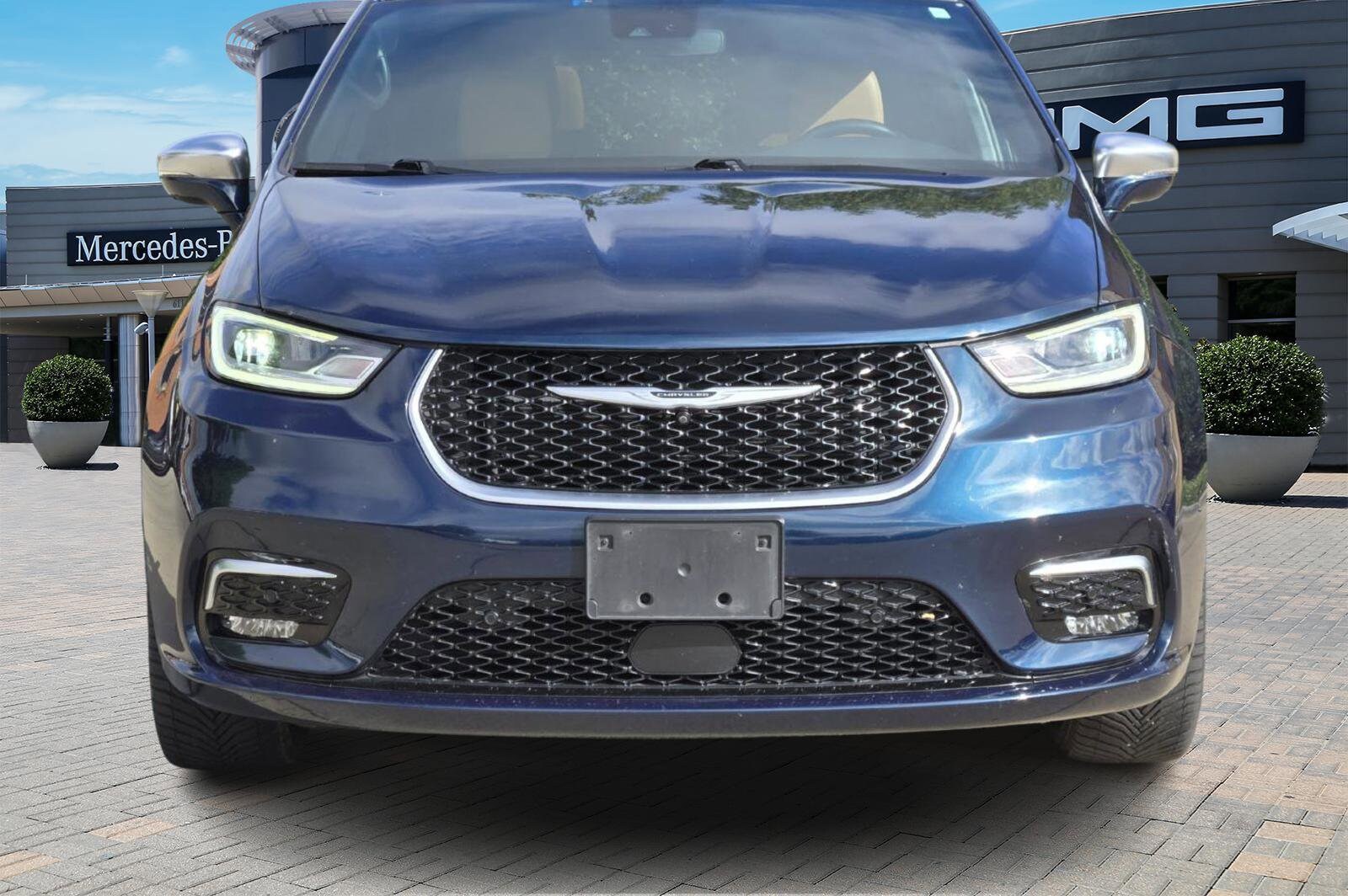 2021 Chrysler Pacifica Pinnacle photo 2