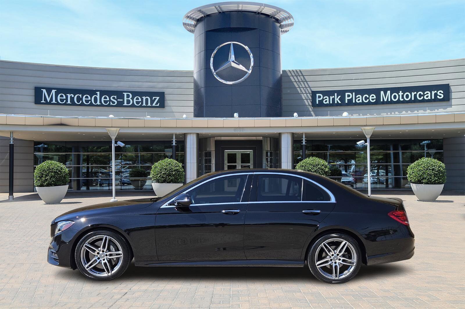 2020 Mercedes Benz E 350 Sedan photo 3