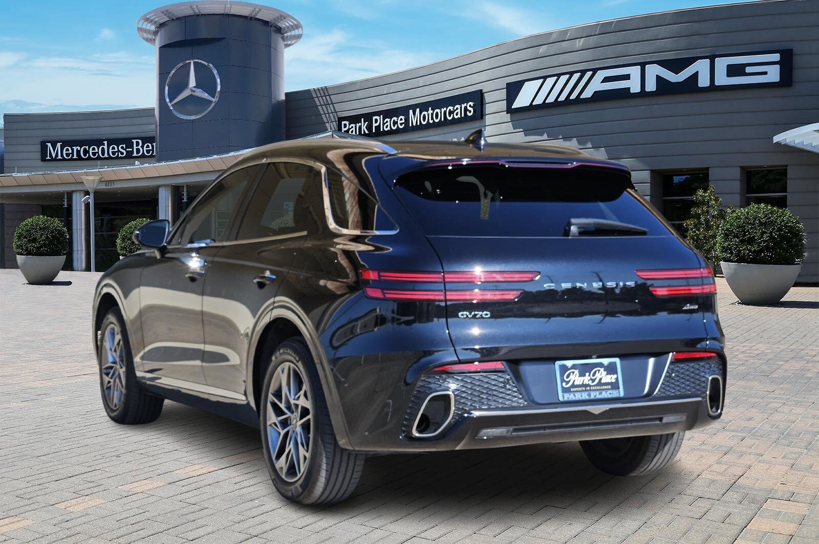 2023 Genesis GV70 2.5T photo 3
