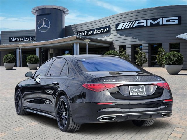 2023 Land Rover Range Rover SE photo 3